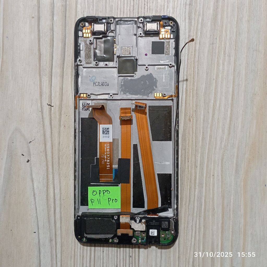 LCD Touchscreen OPPO F11 Pro Poni Orie Copotan