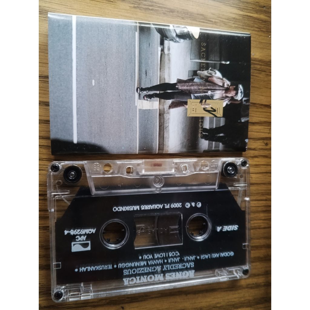 Kaset pita Agnes Monica - Sacredly Agneszious