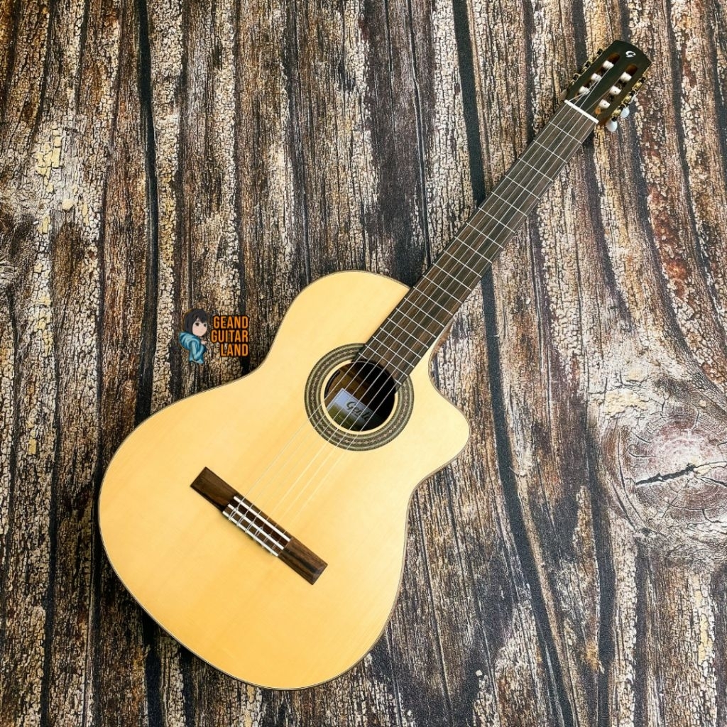 Genta C 400 CE Classic Nylon Electric Guitar in Natural Finish