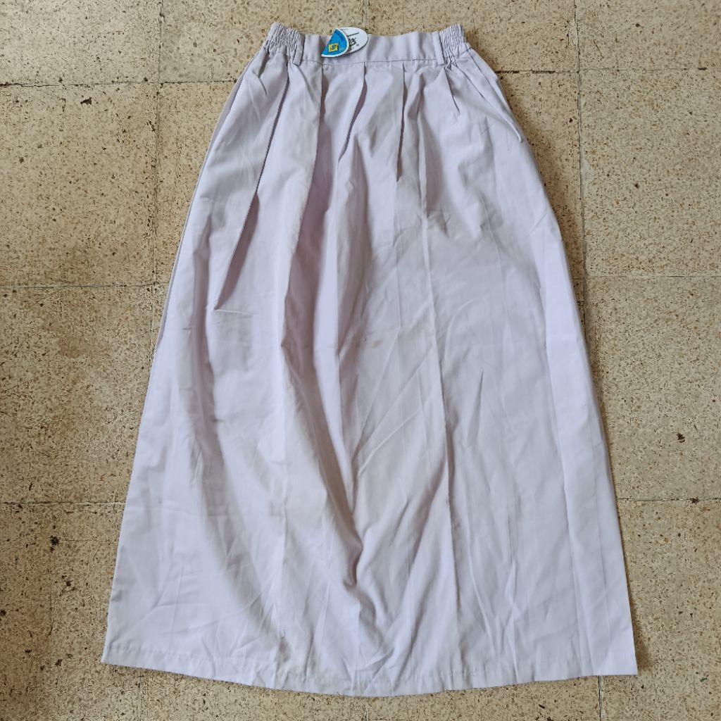 BARU bukan bekas/cuci gudang/rok putih merk seragam / KWEK 2