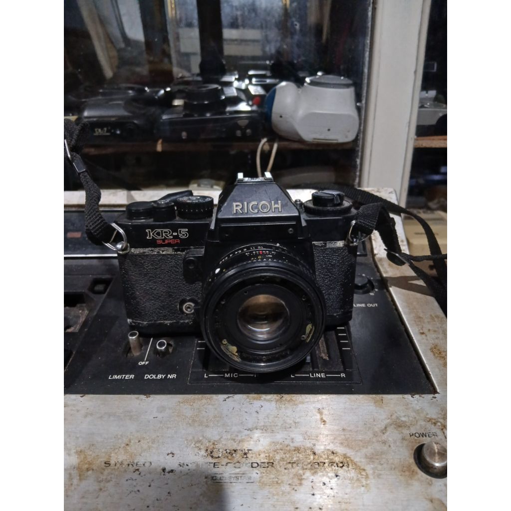 Kamera analog ricoh kr-5 235rb jadul antik kuno lawas vintage display anggap mati