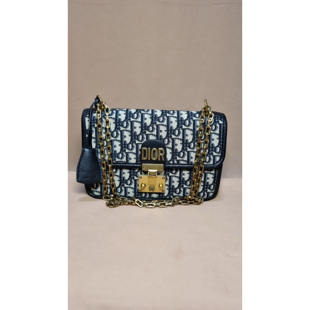 Tas Preloved Second Branded Slingbag Wanita Hitam DR