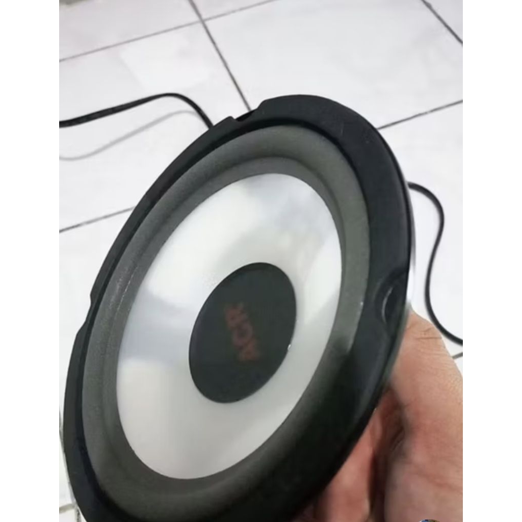 speaker acr 6 in like new