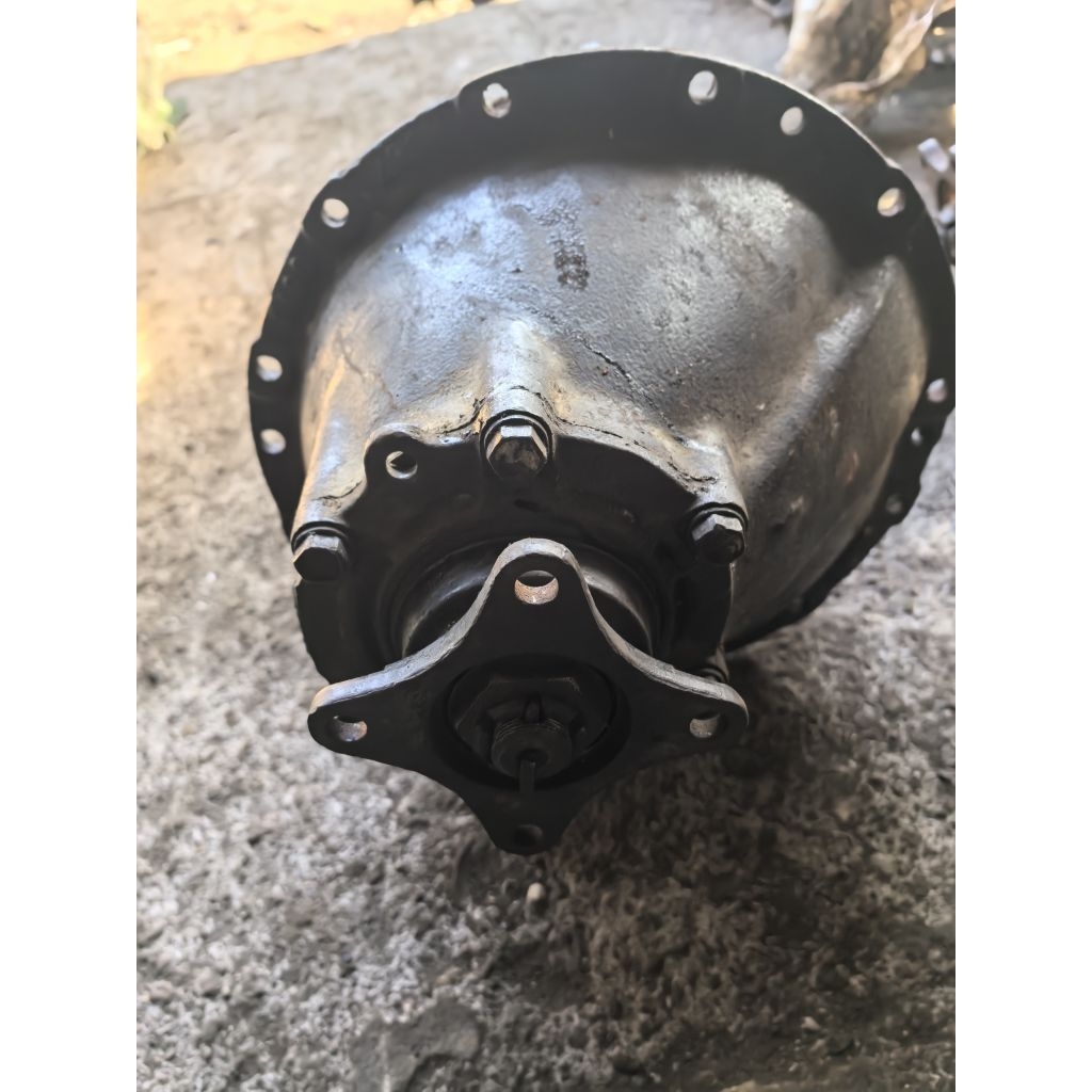 Bonggol Gardan Coltdiesel 135PS/Canter 125 Rasio 6x37