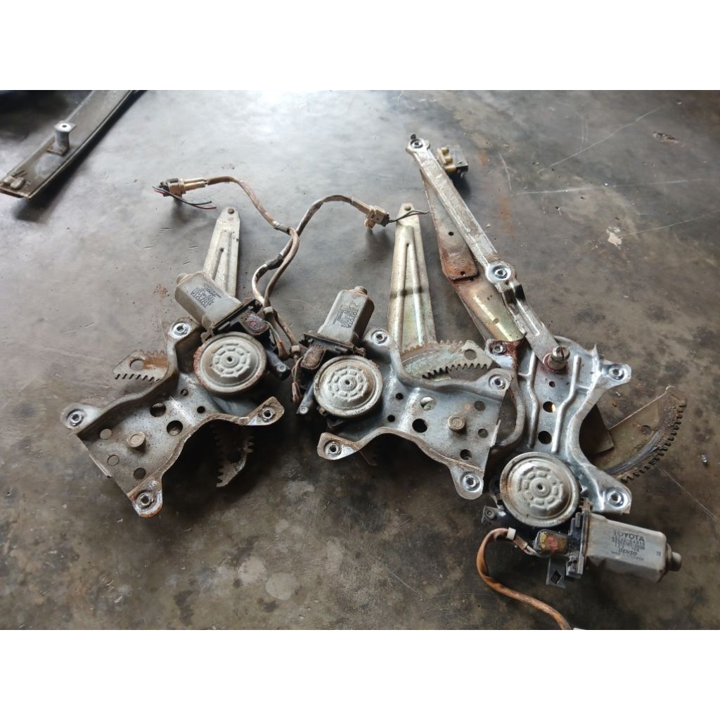 power window Toyota Soluna GLI