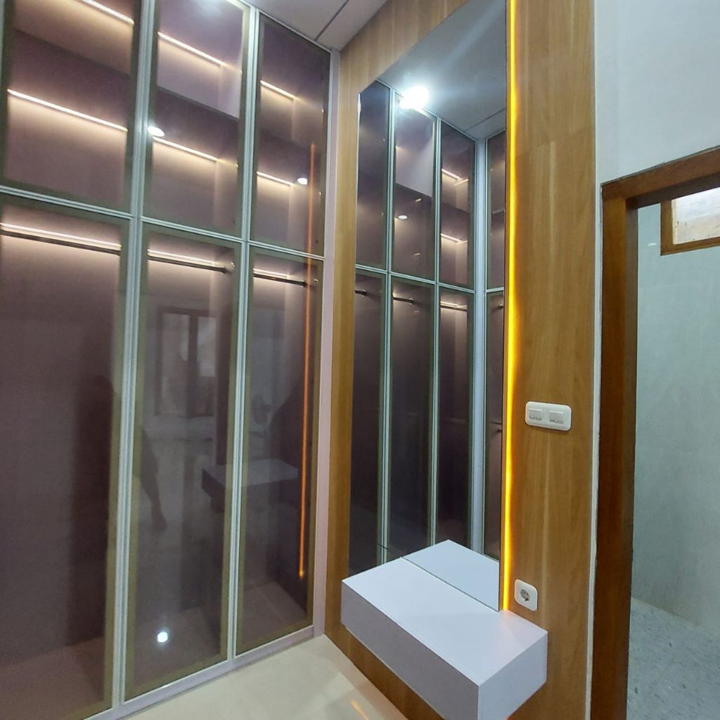 Custom Lemari Pakaian, Wardrobe, Walk-in closet HPL t 18mm | Berkualitas, Anti Rayap & Jamur