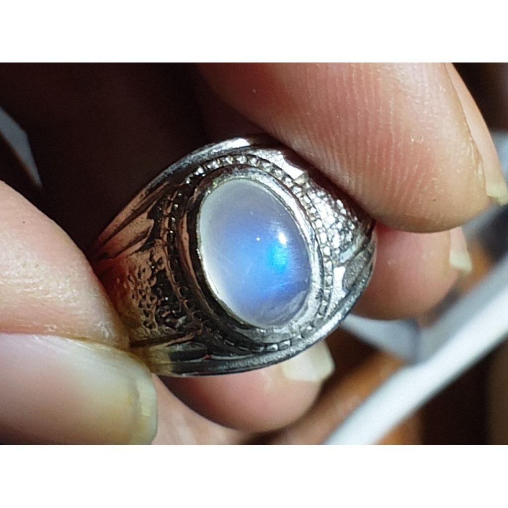 moonstone ceylon biru laut minion