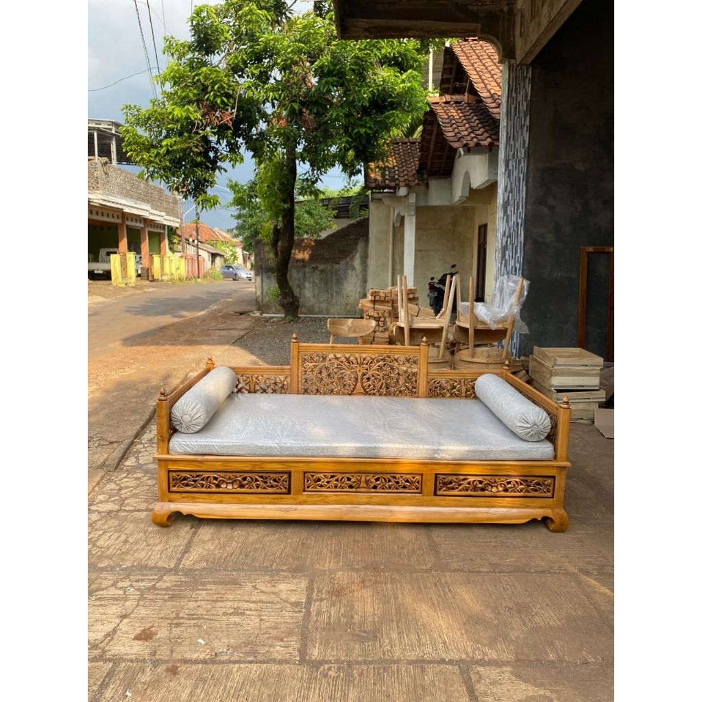 kursi bale bale ukir kayu jati solid