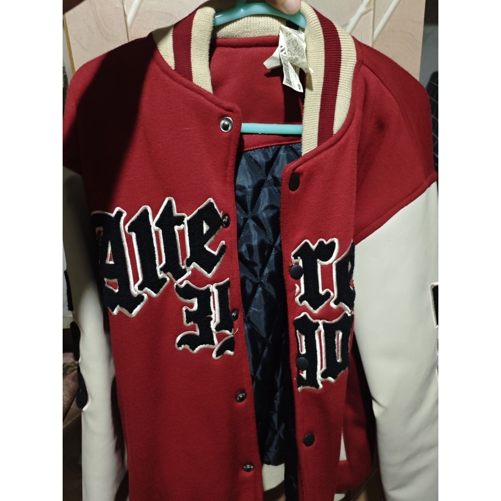 Varsity Alter Ego V1 ukuran L likenew