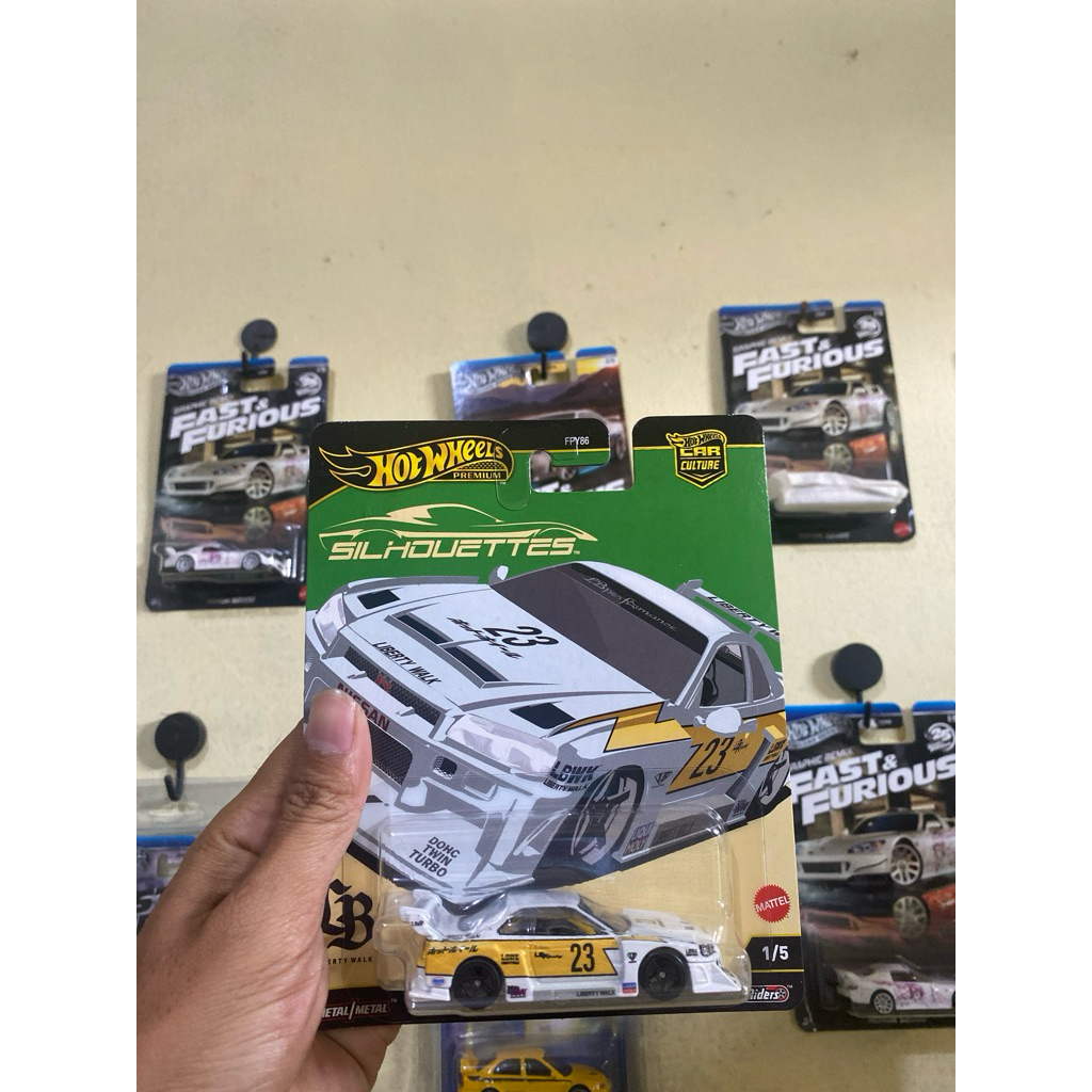 HOT WHEELS R34 LBWK PREMIUM