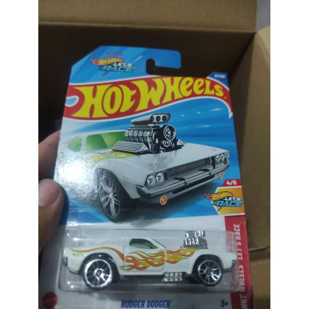hotwheels rodger dodger putih