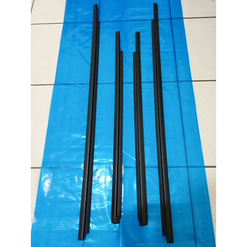 PELIPIT LIST KACA LUAR SUZUKI SWIFT, IGNIS ORIGINAL