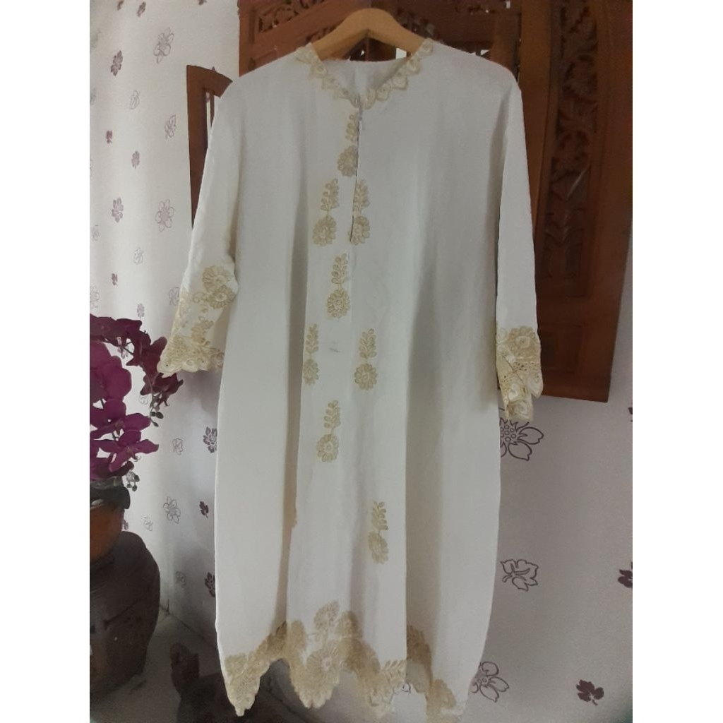 Baju Atasan Wanita Jumbo Preloved Second Branded  ( LD 130 P 105)