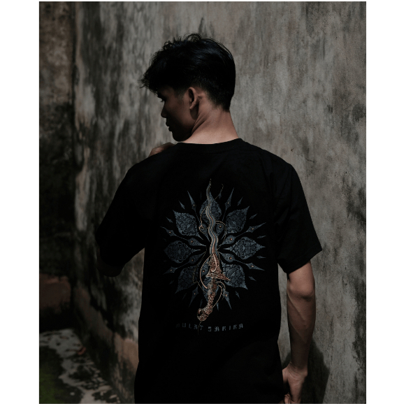Paramesti Kaos Jawa  Keris Mulat Sariro Kaos Keris Kaos wayang