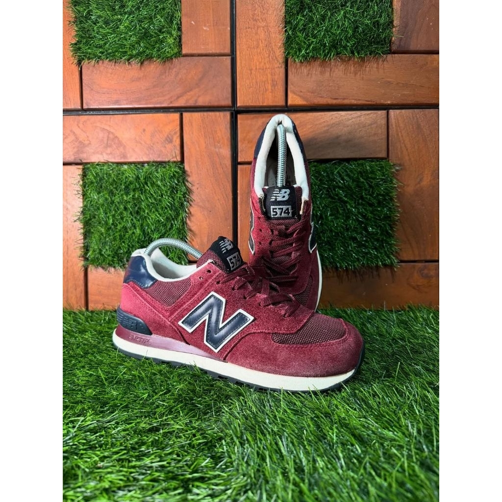 New Balance 574 red