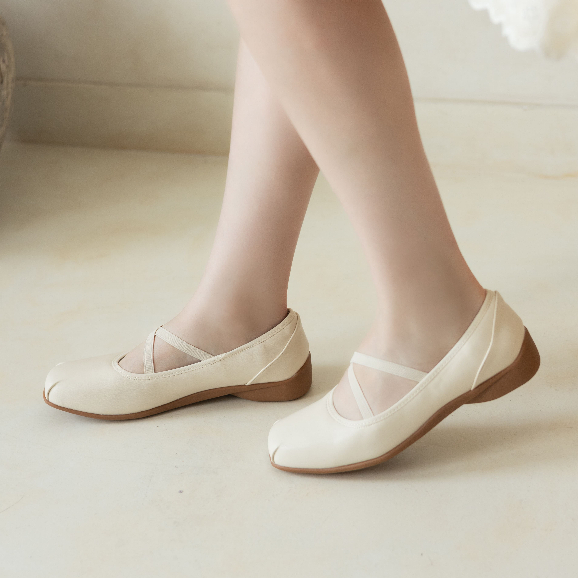 NCY Shoes Sepatu Wanita CELINE Flatshoes Warna Putih (Off White)