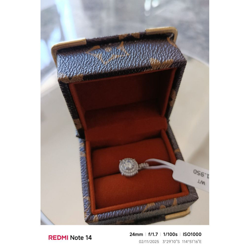 Cincin Amerika Diamond