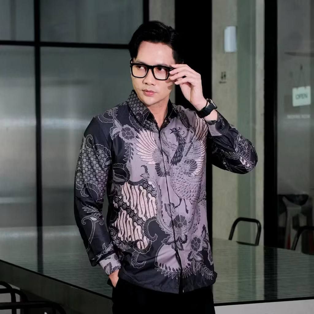 Kemeja batik pria dewasa kekinian lengan panjang motif soang unggu yang elegan