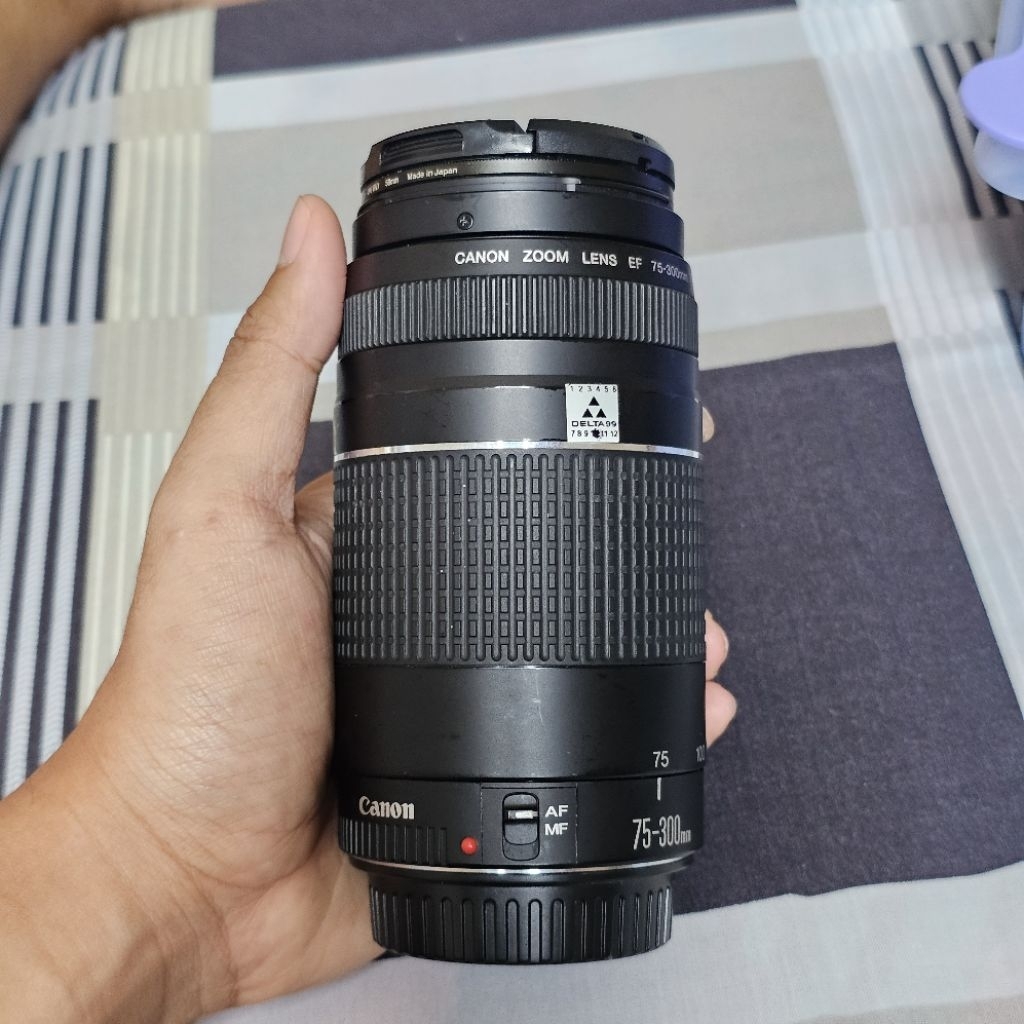 Lensa Zoom Canon EF 75-300mm III