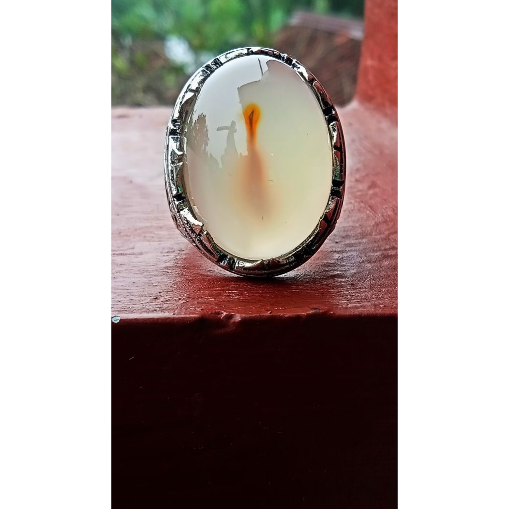 cincin batu combong saga merah