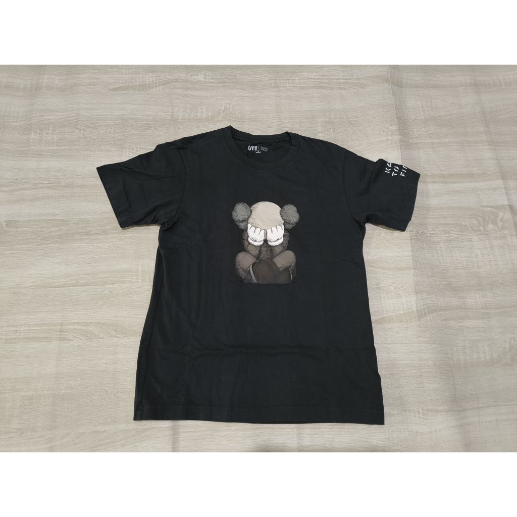 Uniqlo x Kaws Tokyo First Tee (hanya rilis di Jepang) sz M