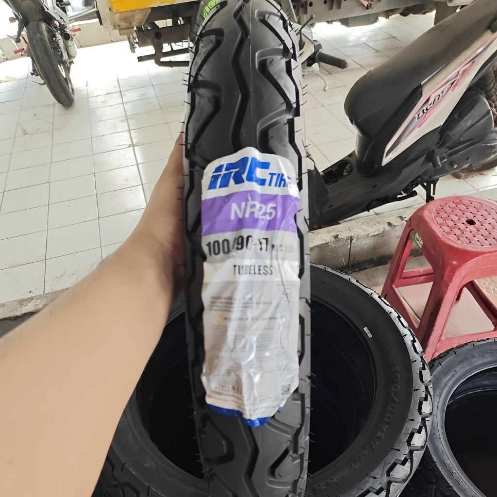 ban luar irc tubeless 100/90-17 nr25 (stdr ban belakang verza & megapro monoshock)