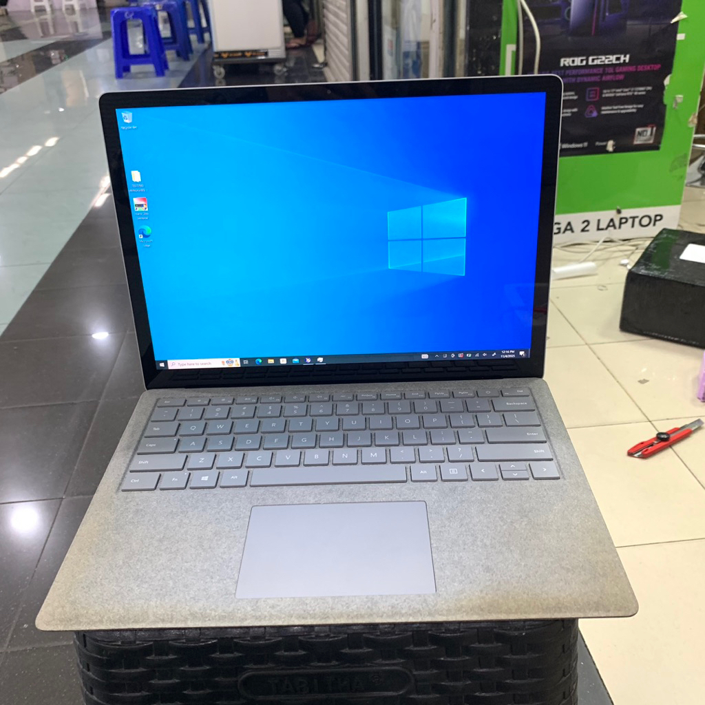 Laptop surface laptop 2 core i5 gen 8 || RAM 8gb SSD 256gb