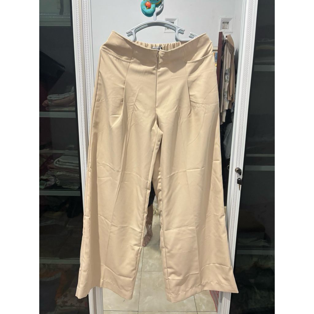 Celana Wispie Beige
