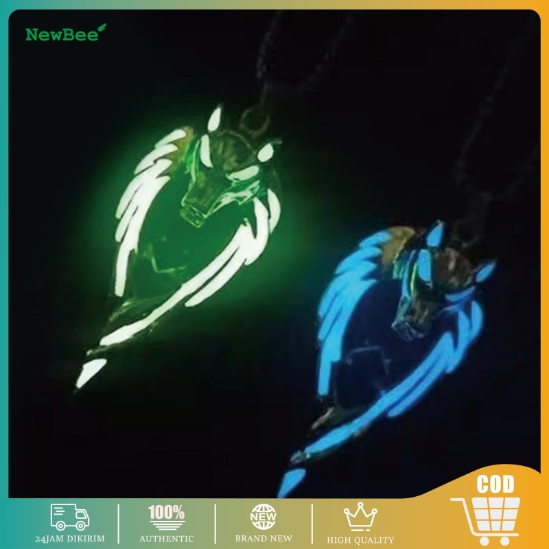 Kalung Serigala Glow in The Dark Liontin Kepala Serigala Batu Biru Safir Rantai Titanium Anti Karat 