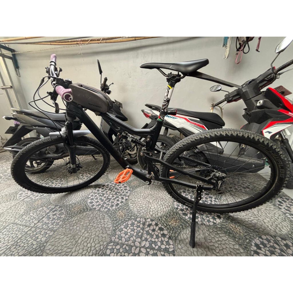 sepeda thrill ricochet T120 special edition all black