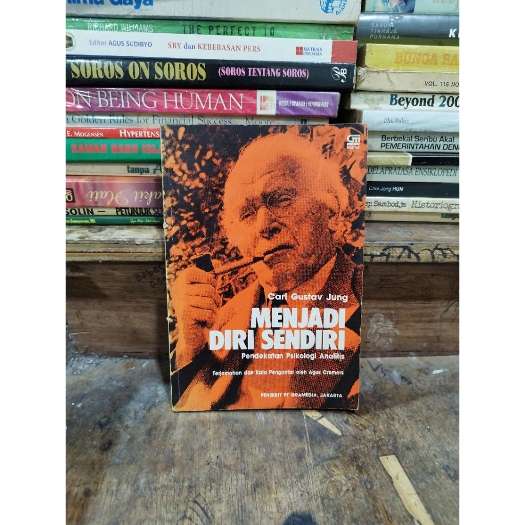 Menjadi Diri Sendiri : Pendekatan Psikologi Analitis - Carl Gustav Jung