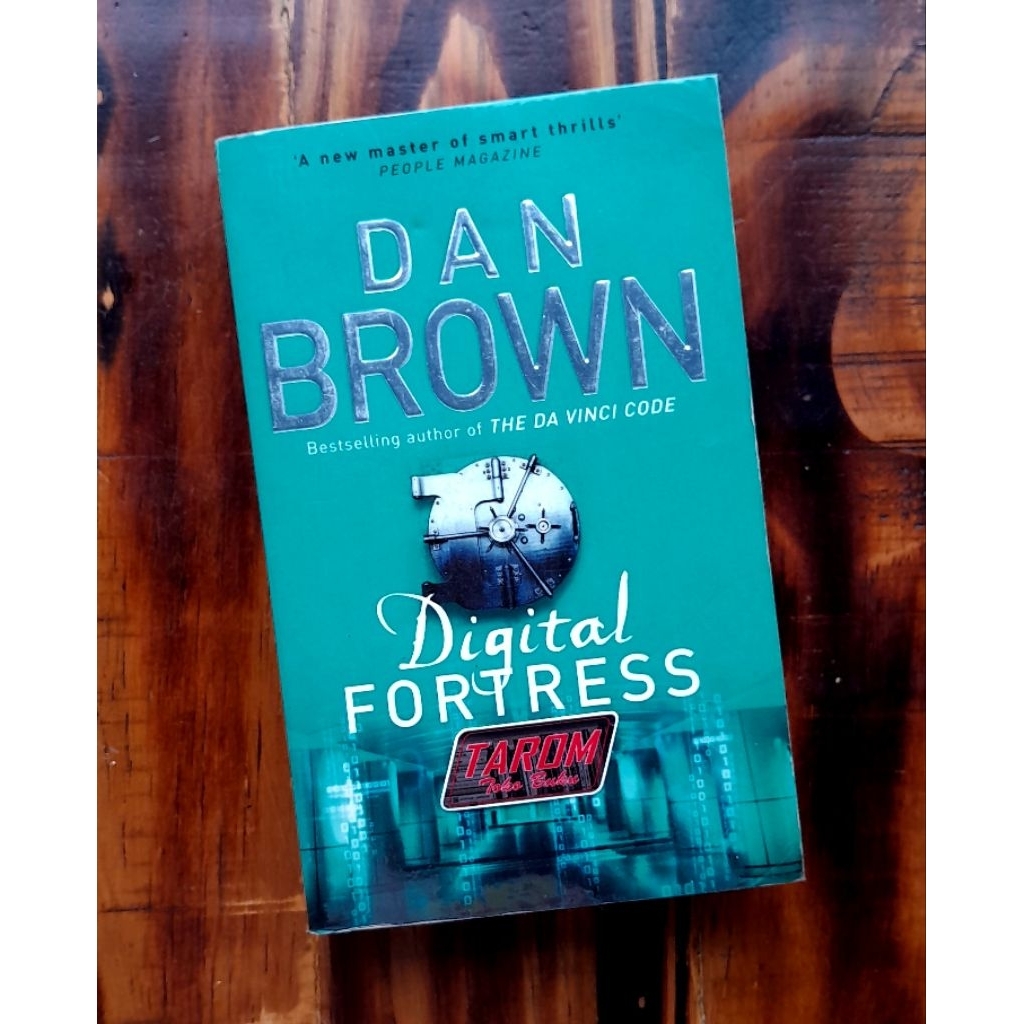 DIGITAL FORTRESS (Benteng Digital) : Dan Brown