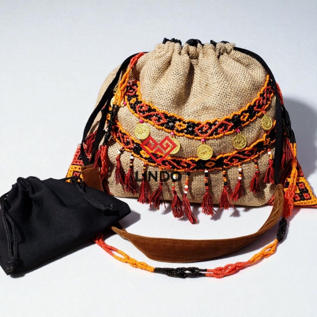 Set Sepu' dan Pouch Mini Manik Tenun Toraja/Tas Bahu dan Pouch Mini Manik Tenun Toraja (Kode: DB1027