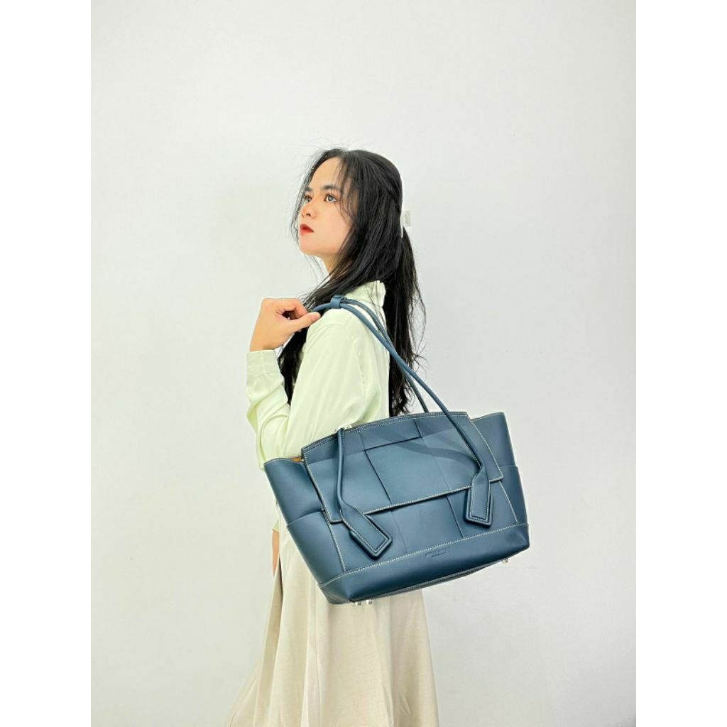 Bottega Veneta Arco Bag -002