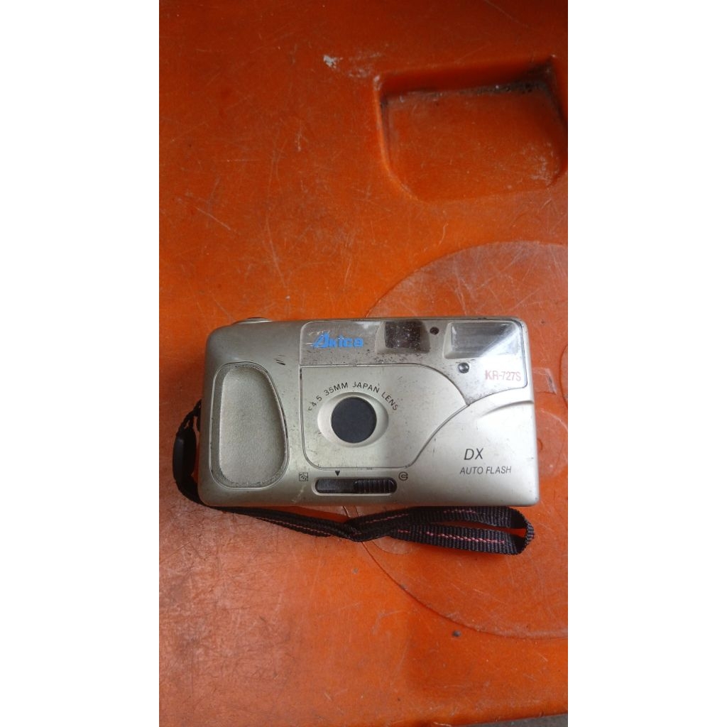 Kamera analog akica 35rb jadul antik kuno lawas vintage display anggep mati