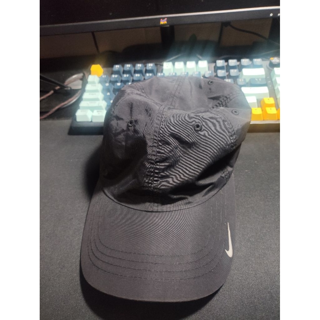 Topi Running Nike bahan semi Parasut (Preloved)