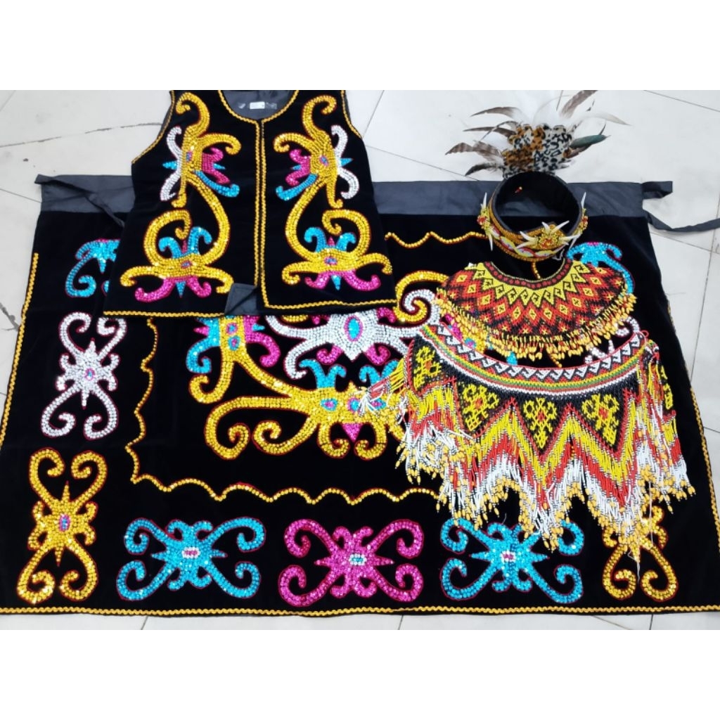 KOSTUM ADAT DAYAK DEWASA - PAKAIAN ADAT DAYAK KENYAH