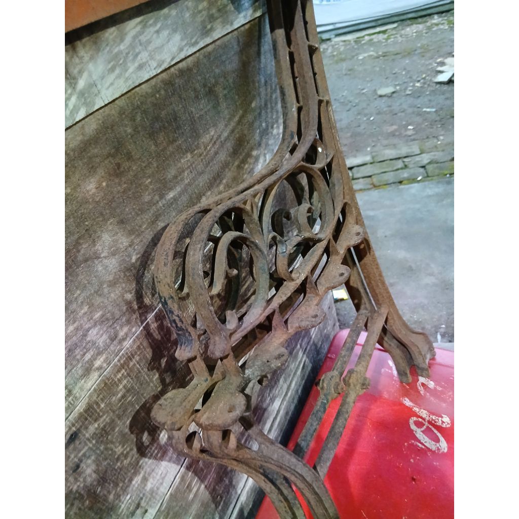 Kursi taman 625  jadul antik kuno lawas vintage display mati