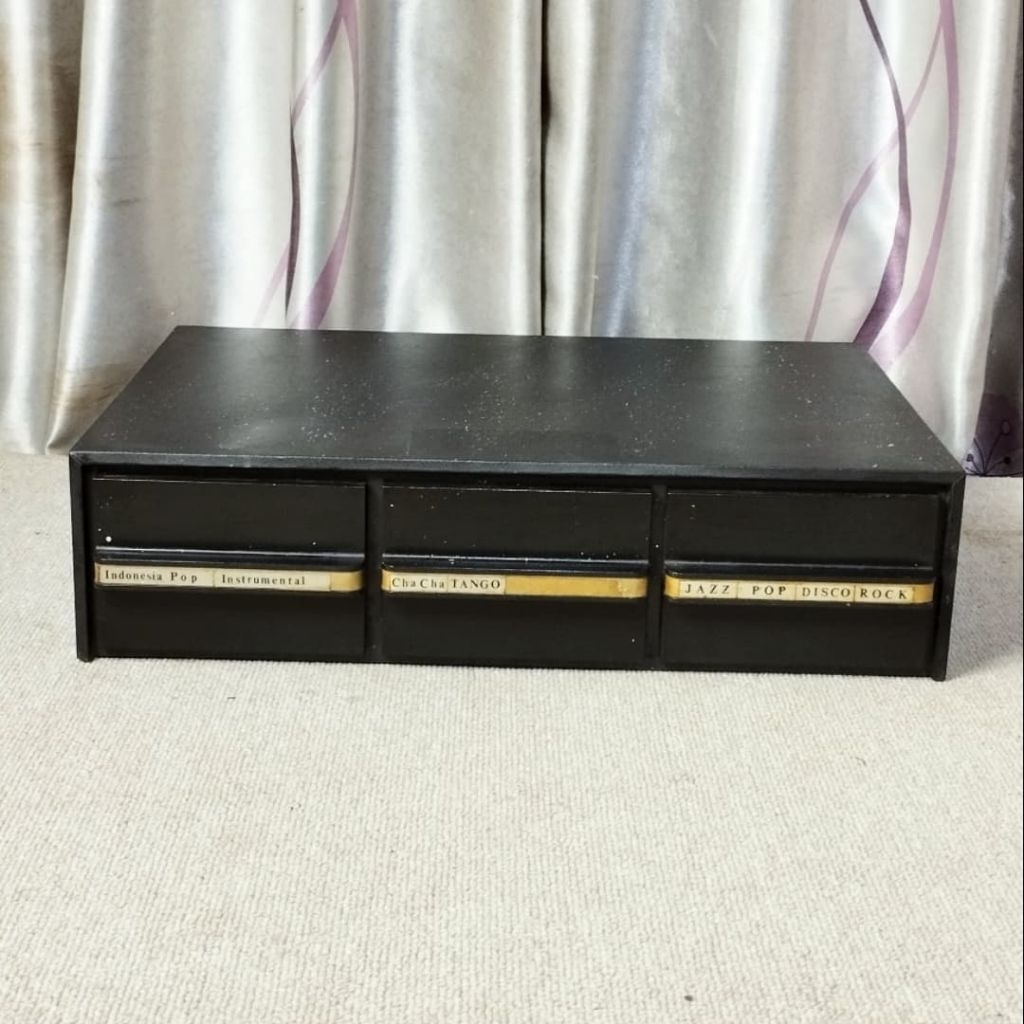 Rak kaset Viktor 3 laci muat 36 kaset casing Mika