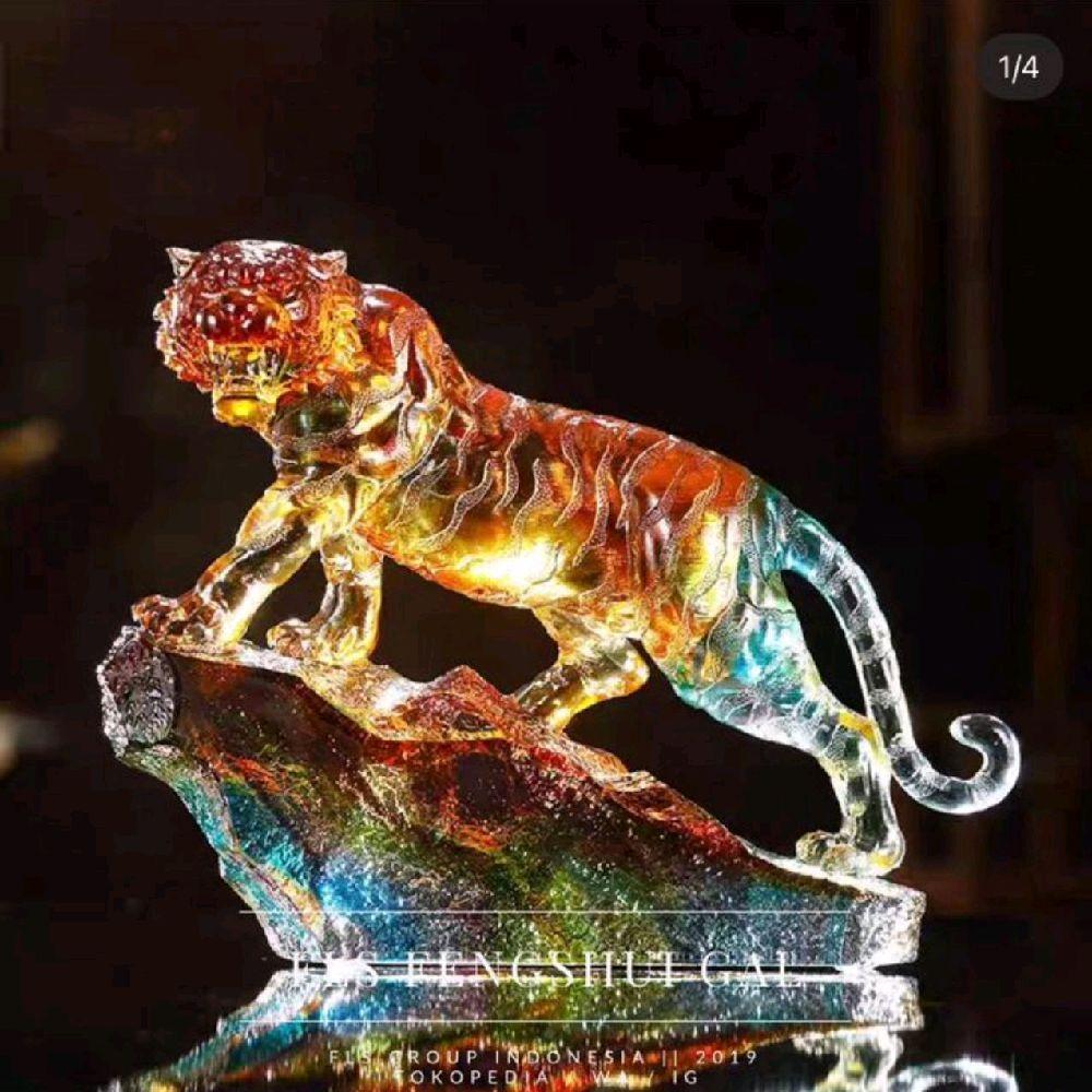 Pajangan Liuli _ Harimau Hu Hu Sheng Wei uk.22x11x17cm