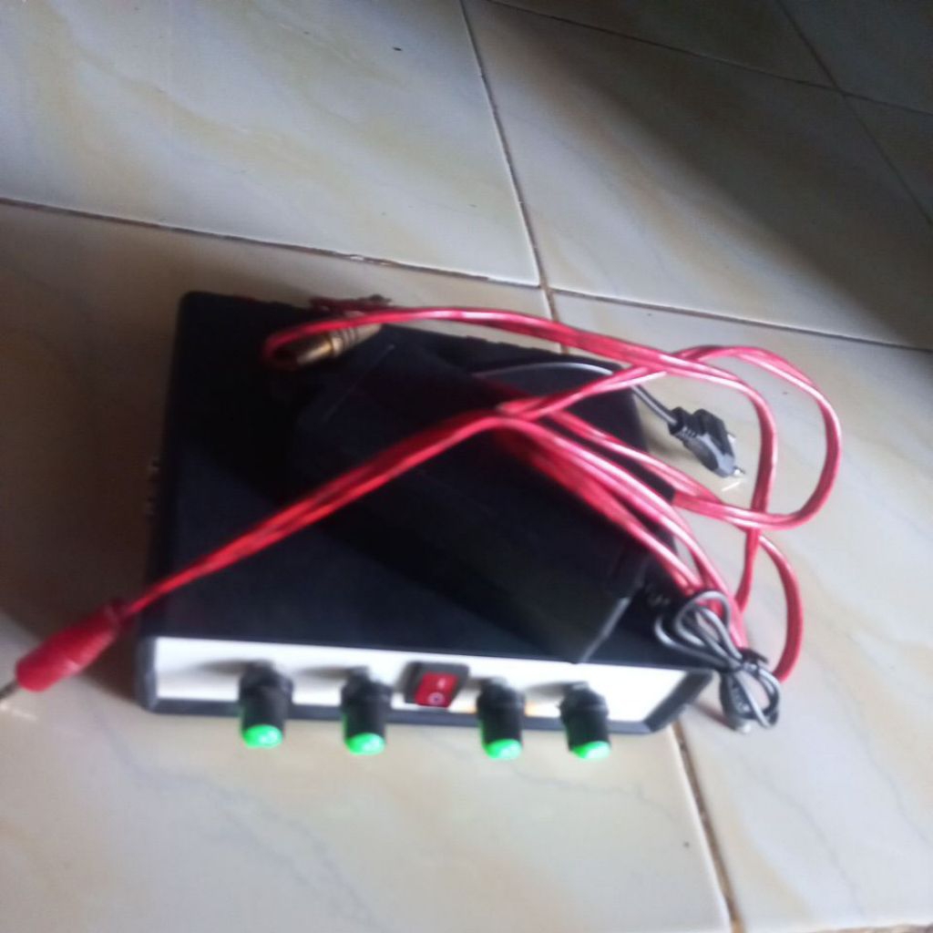 power mini 12 volt 4 channel dengan 2driver Tpa3110 amplifer dengan kabel aux dan adaptor suara jern