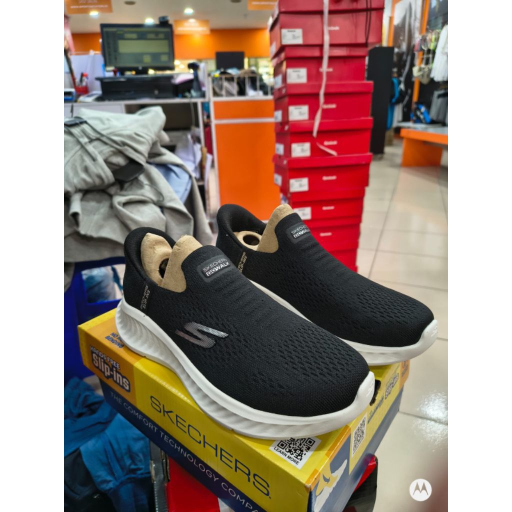 sepatu skechers slip on size 36 women