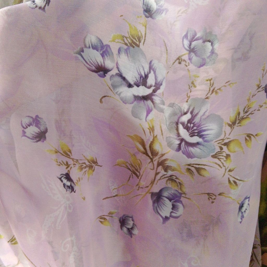 Kain Sifon Ceruty Motif Bunga Ungu Tua / Bahan Dress Gamis Jilbab Printing Rm