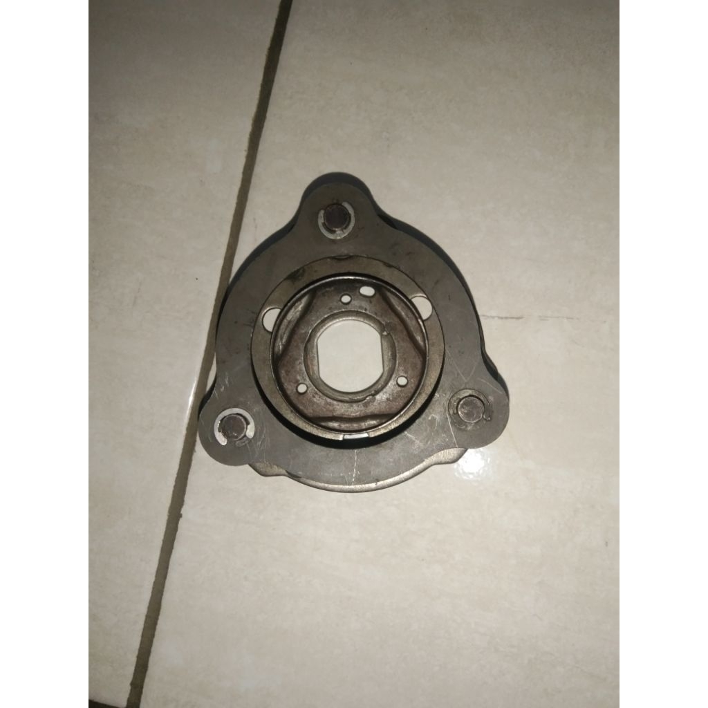 tatakan kampas ganda Hayate