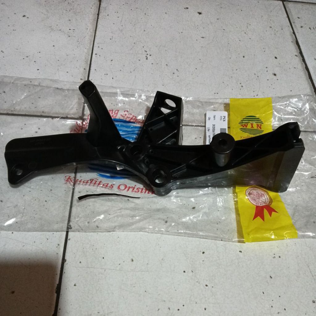 Dudukan Panel Dasi Dudukan Cover Lampu Depan Beat Deluxe 2020-2023, Beat  Street  Deluxe