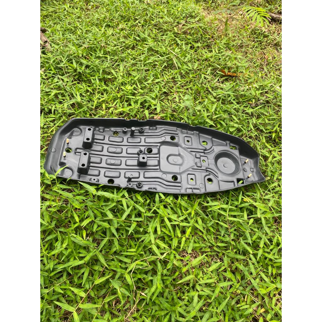 Fiber/Alas Bawah Jok untuk Motor Grand Astrea Warna Hitam