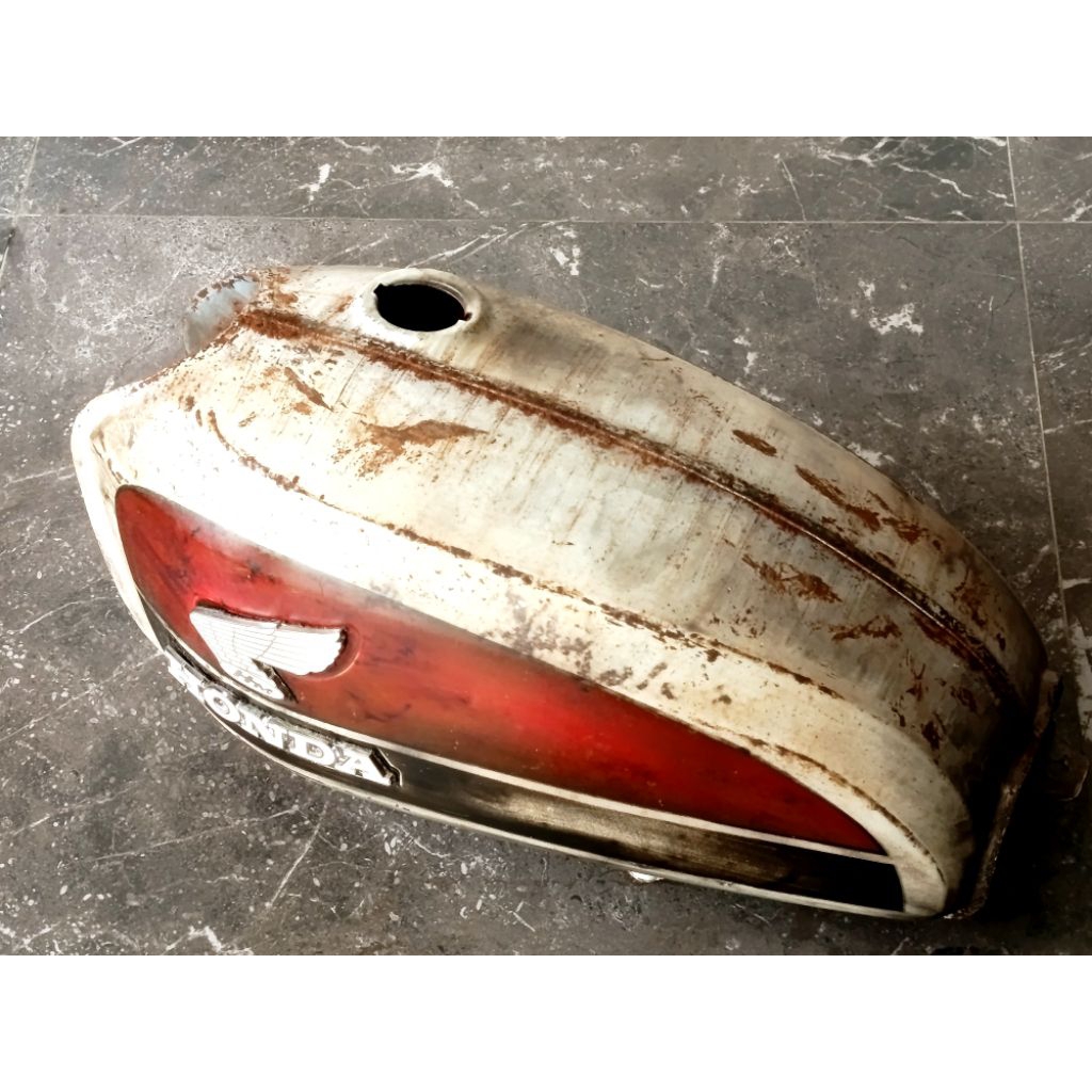 Tangki CB 100 Gelatik Cat Mbladus bahan tangki Doraemon (Baru)