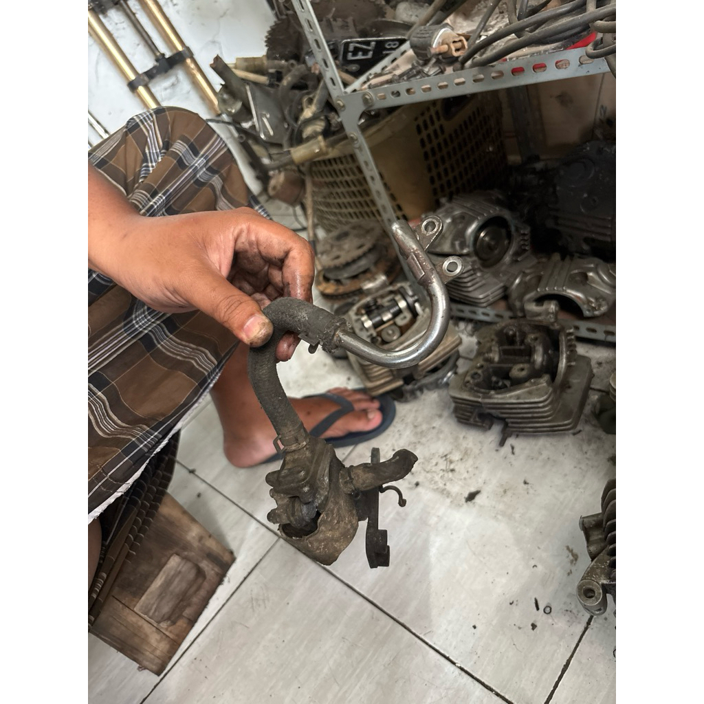 selang emisi kop tiger revo