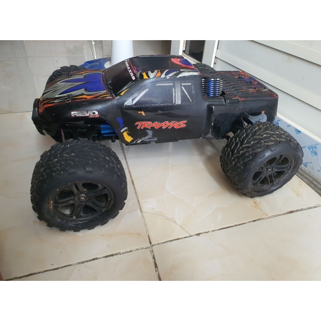 Traxxas Revo 3.3