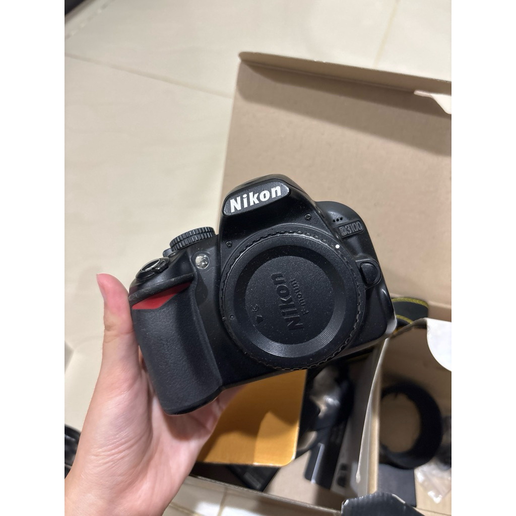 Nikon D3100, 18-55VR Kit - Second